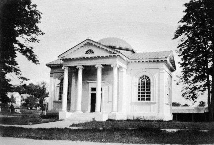 The old Hollis library
